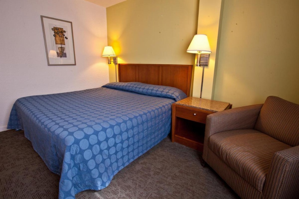 Room image 3